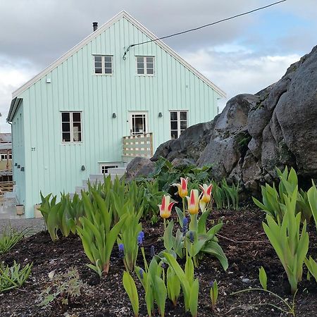 Lysvoldbrygga Bed & Breakfast Henningsvaer Exterior photo
